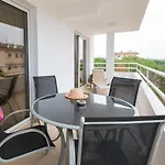 Narcissos 'nissi Beach' A8 *