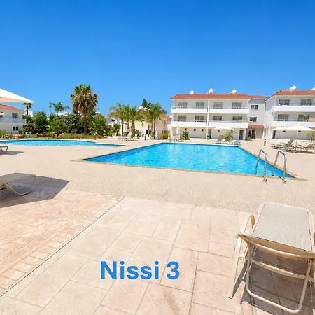 Narcissos 'nissi Beach' A8 *