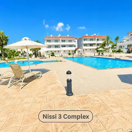 Narcissos 'nissi Beach' A8
