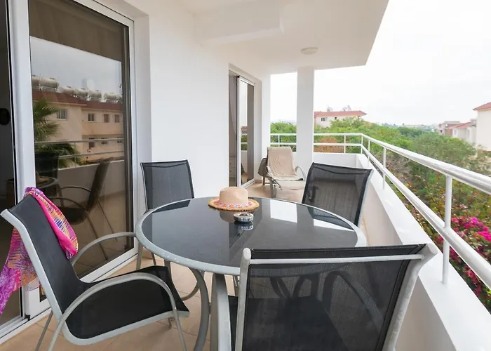 Narcissos 'nissi Beach' A8 *